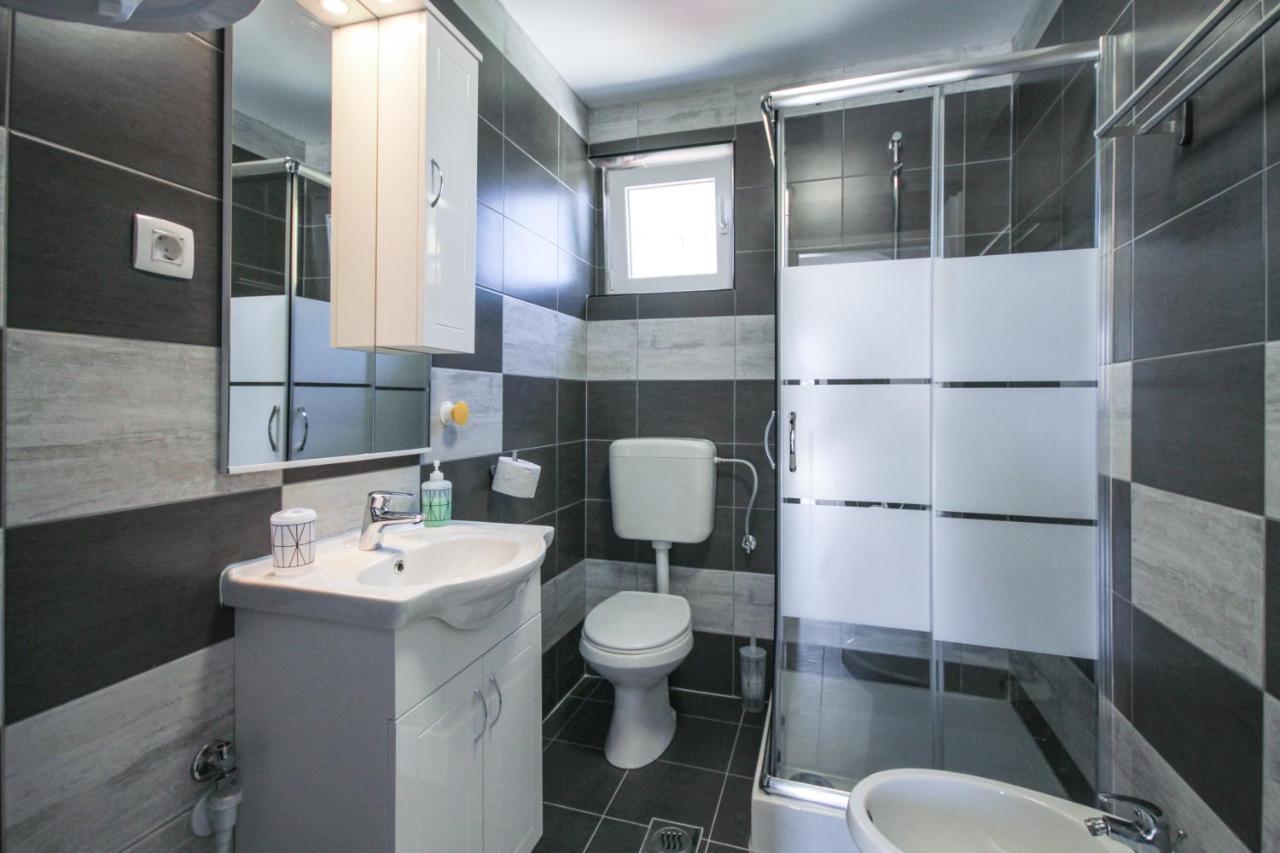 Apartment Tosca With Parking Rovinj Exterior photo