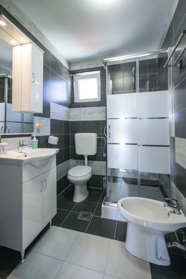 Apartment Tosca With Parking Rovinj Exterior photo